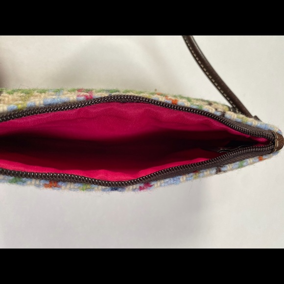 Coach Clutch - Picture 4 of 6